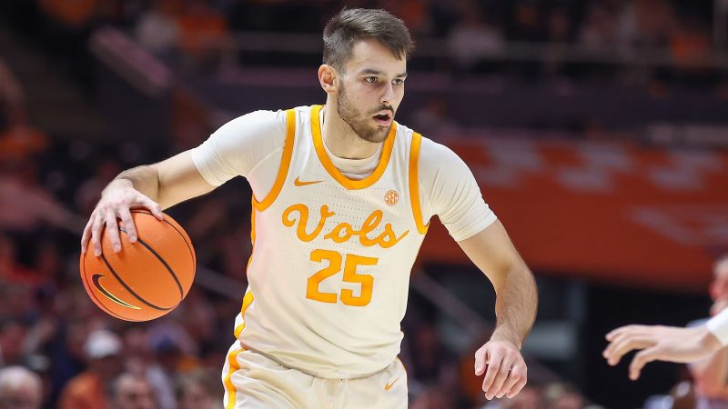 Garda Tennessee, Santiago Vescovi, merupakan alumni Akademi NBA yang akan bermain di Turnamen NCAA. (dok. NBA.com)